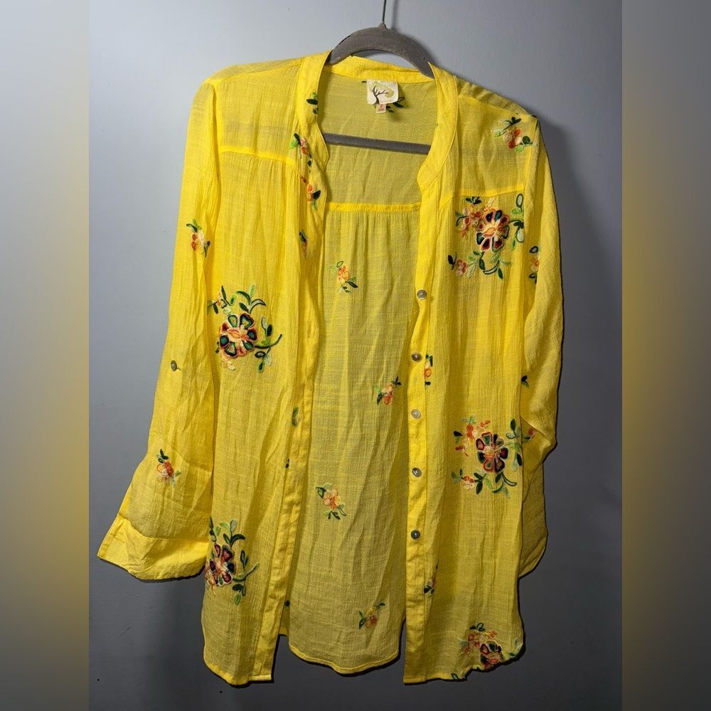 FIG & FLOWER Yellow Boho Embroidered Floral Hippie Chic Loose Fitting Top SZ L